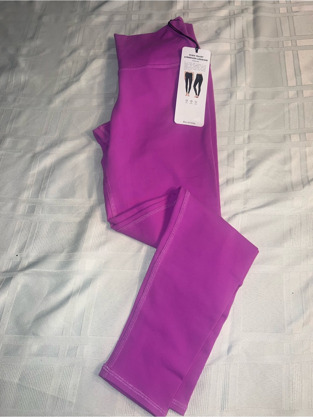 Alo Yoga 7/8 high waist airbrush leggings in electric violet size small- new
